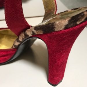 Vintage Dolce & Gabbana Red & Leopard Velvet, 7.5